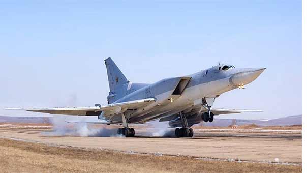 قاذفات روسية تدمر مستودعات لـ&rsquo;داعش&rsquo; في دير الزور