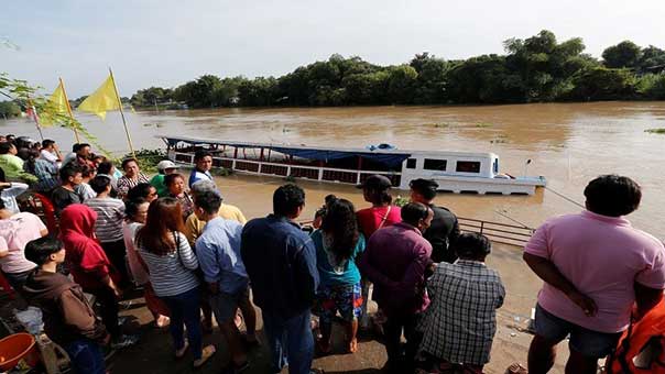تايلاند: ضحايا بغرق سفينة حجاج..واستمرار البحث عن مفقودين