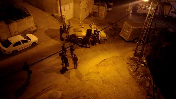 حملة اعتقالات صهيونية في الضفة والقدس المحتلتين تطال نائبًا عن ’حماس’ وأسرى محررين