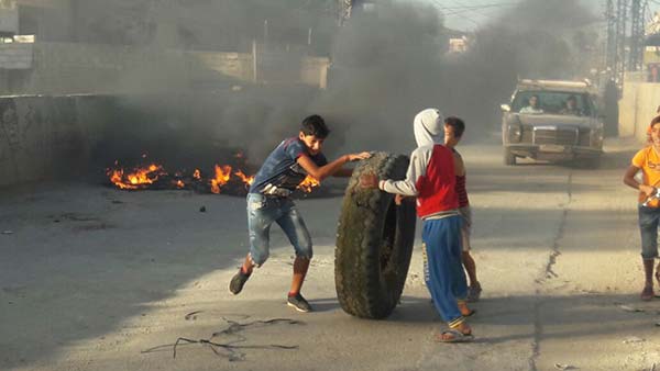 غضب واضراب في البدواي ونهر البارد بعد وفاة طفلة وجدتها