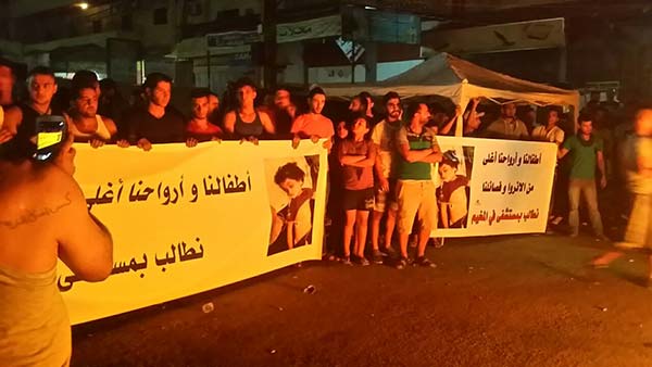 غضب واضراب في البدواي ونهر البارد بعد وفاة طفلة وجدتها