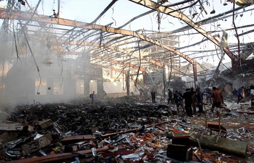 السعودية تحاول التنصّل من مجزرة صنعاء.. والمجتمع الدولي يدين ويطالب بتحقيق فوري