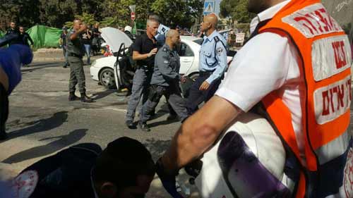 أسير فلسطيني محرَّر ينفذ عملية فدائية في القدس المحتلة ويقتل &rsquo;إسرائيليَين&rsquo; ويجرح 9 من شرطة الاحتلال