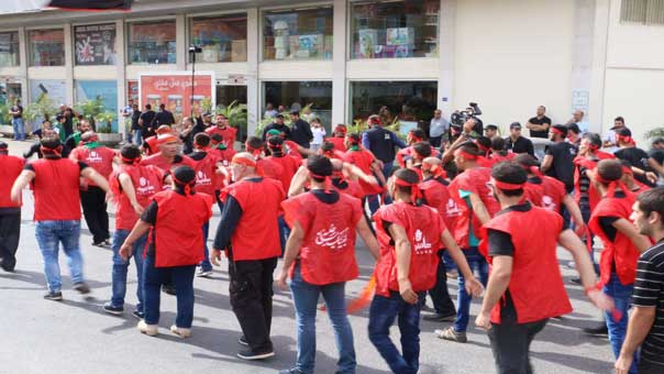 بالصور والفيديو: لبنان يحيي يوم العاشر من محرّم بمسيرات حاشدة