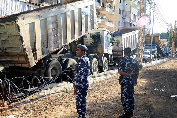 اتحاد النقل البري يبدأ اعتصامه المفتوح أمام مراكز المعاينة الميكانيكية