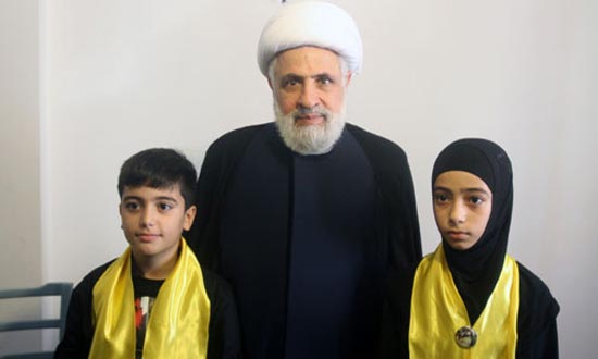 الشيخ قاسم بارك لعائلة الشهيد القائد حاتم حمادي: سنستمر ولن نترك سوريا ما دام هناك حاجة لمواجهة التكفيريين