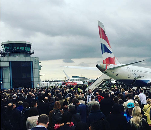 إخلاء مطار &rsquo;لندن سيتي&rsquo; ومعالجة جرحى بعد وقوع حادث كيميائي