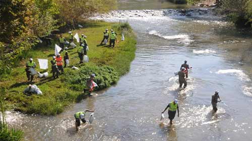 بالصور: مشاركة واسعة في الحملة الوطنية لتنظيف نهر الليطاني وحوضه من العليق إلى القاسمية مرورًا ببحيرة القرعون