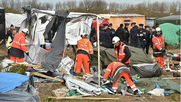  فرنسا تخلي أكبر مخيم للاجئين في أوروبا