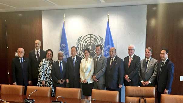 بالصور.. الأمم المتحدة تكرم المندوب السوري لديها بشار الجعفري