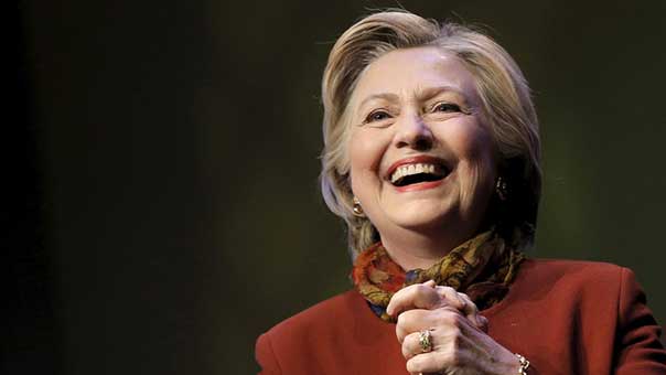 &rsquo;إف.بي.آي&rsquo;: لا مبرر لاتهام كلينتون جنائيًا بسبب &rsquo;الرسائل&rsquo;