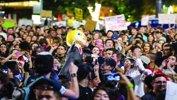 تظاهرات ’غاضبة’ تعم مختلف ولايات أميركا تنديدًا بفوز ترامب للَّيلة الثانية