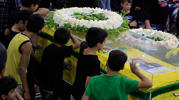 حزب الله وجمهور المقاومة شيعا الشهيدين عباس أحمد زعتر وأحمد علي فخر الدين الى مثواهما الاخير