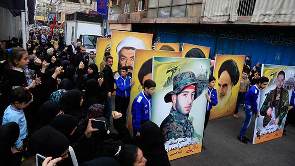 حزب الله وجمهور المقاومة شيعا الشهيدين عباس أحمد زعتر وأحمد علي فخر الدين الى مثواهما الاخير