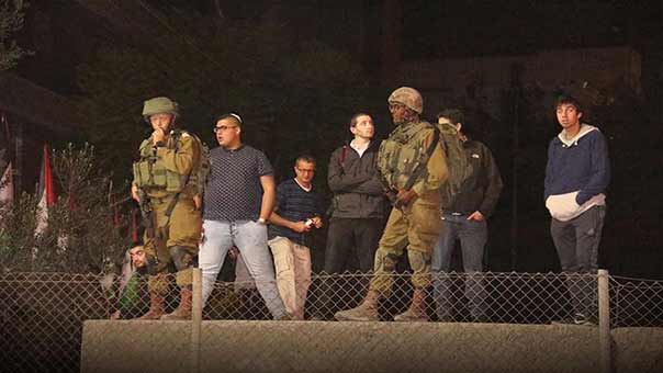 يوميات الاحتلال: مداهمات واعتقالات وتدنيسٌ للأقصى