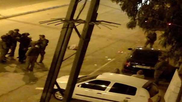   الاحتلال يعتقل مقاوماً فلسطينياً عقب اشتباك عنيف قرب نابلس .. وطواقمه تهدم مرافق سكنية بالقدس