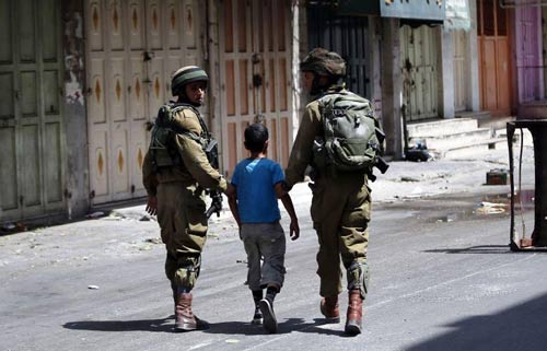 في &rsquo;اليوم العالمي للطفل&rsquo; .. مطالبات بتدويل ملف الأسرى الفلسطينيين القاصرين