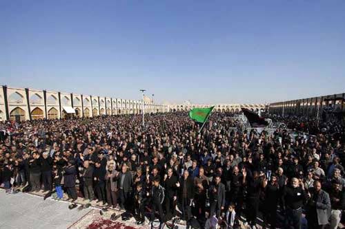 من كربلاء المقدسة إلى شتى أطراف المعمورة..
عشاق الإمام الحسين (ع) يحيون ذكرى الأربعين