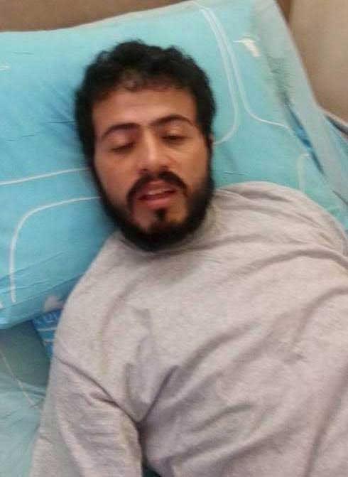 التغذية القسرية آخر الوسائل الصهيونية لفك إضراب الأسيرين أبو فارة وشديد.. وتحذيرات فلسطينية من العواقب