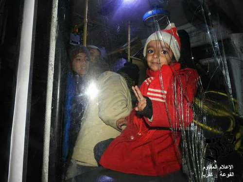 استئناف عملية إجلاء المدنيين من بلدتي الفوعة وكفريا باتجاه ريف حلب الغربي