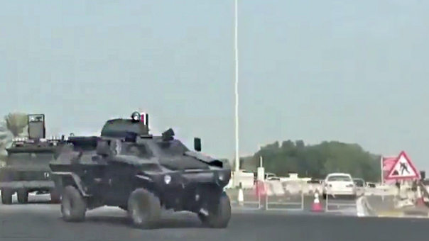 قوات النظام البحريني استخدمت مدرعات وقنابل جديدة أثناء هجومها على ساحة الفداء بالدراز