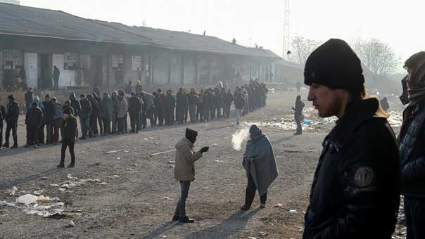 الأمم المتحدة: دول البلقان ترحل مهاجرين بشكل غير شرعي