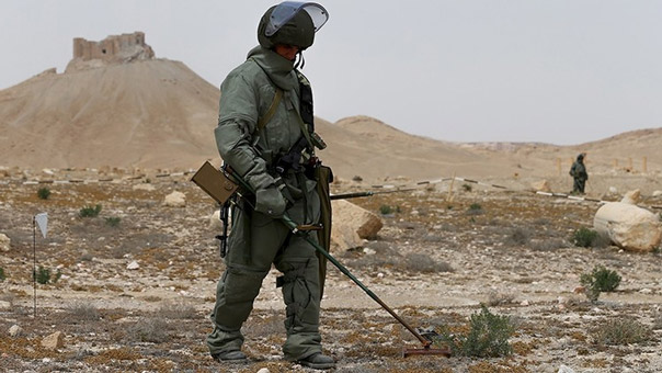 تطهير حوالي ألف هكتار من أحياء حلب الشرقية من الألغام والعبوات