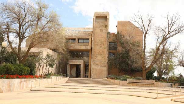 الجماعات المسلحة في سوريا.. ضيوفاً في الجامعة العبرية في القدس المحتلة!