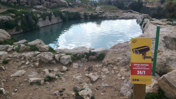 قطار التهويد الصهيوني يصل منابع قرية &rsquo;الولجة&rsquo; التاريخية جنوبي القدس المحتلة