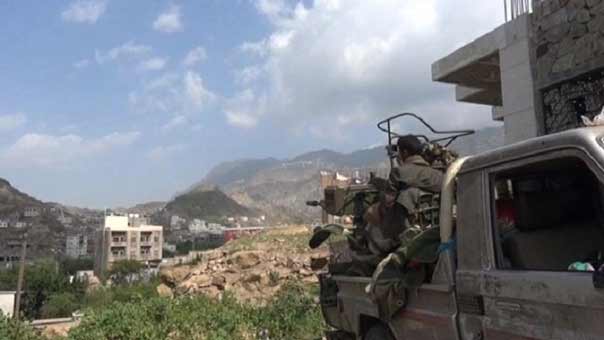 مقتل وإصابة 15 عسكرياً سعودياً بينهم ضباط باستهداف غرفة عمليات لهم بمنفذ الخضراء