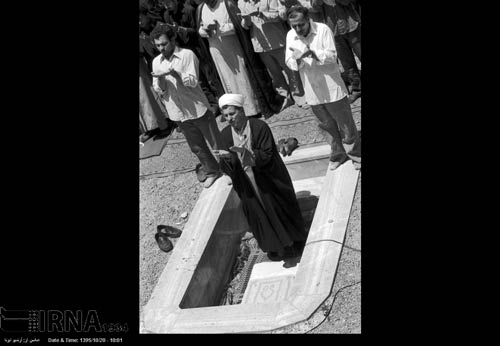 آية الله علي أكبر هاشمي رفسنجاني.. صوَر من التاريخ