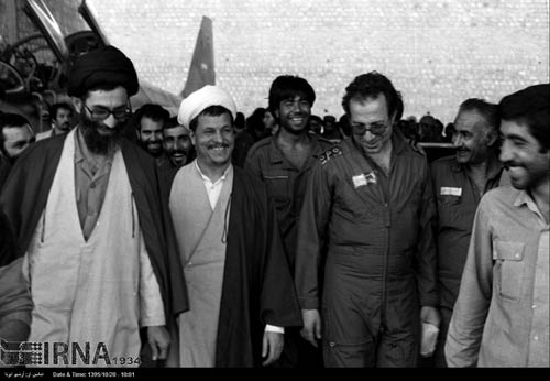 آية الله علي أكبر هاشمي رفسنجاني.. صوَر من التاريخ