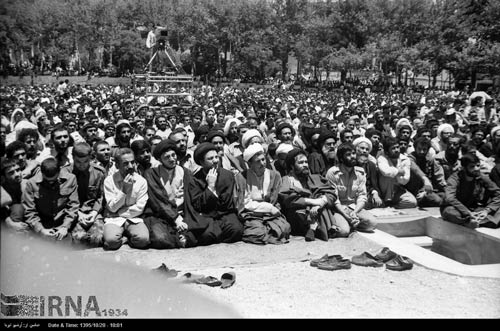 آية الله علي أكبر هاشمي رفسنجاني.. صوَر من التاريخ