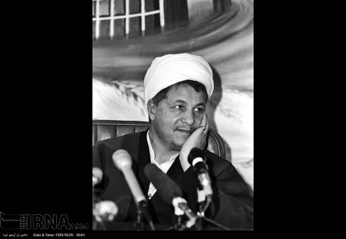 آية الله علي أكبر هاشمي رفسنجاني.. صوَر من التاريخ