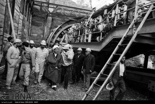 آية الله علي أكبر هاشمي رفسنجاني.. صوَر من التاريخ