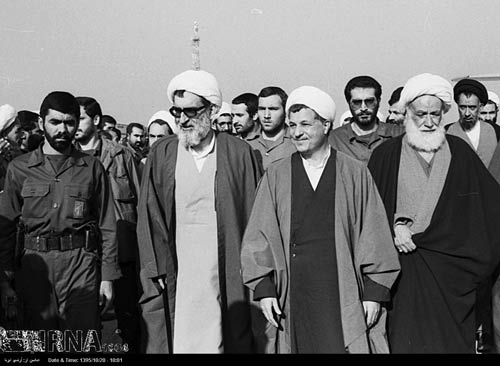 آية الله علي أكبر هاشمي رفسنجاني.. صوَر من التاريخ