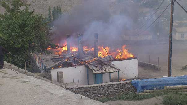 &rsquo;داعش&rsquo; يحرق 65 منزلاً شرق أفغانستان