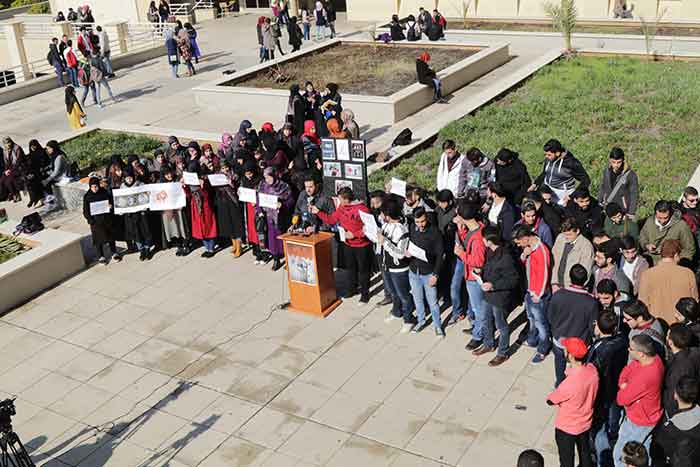  طلاب الجامعة اللبنانية يتضامنون مع البحريينيين 