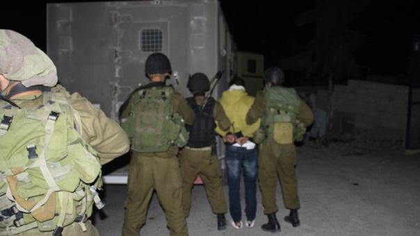 الاحتلال ينفذ حملة اعتقالات واسعة قرب رام الله طالت أسرى محررين وقياديين من &rsquo;حماس&rsquo;