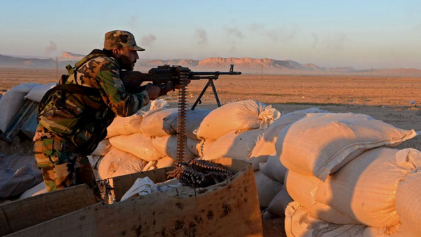 الجيش السوري يشنّ هجوماً على &rsquo;داعش&rsquo; في مدينة تدمر بدعم روسي.. وعملية روسية - تركية في حلب