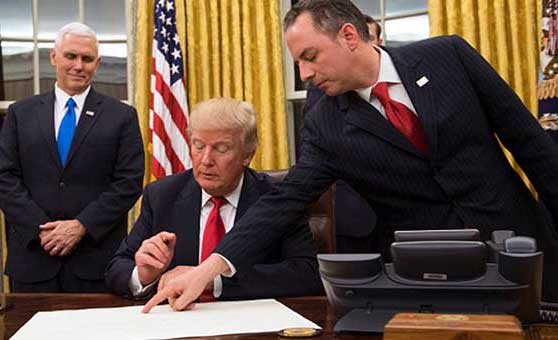 ترامب يتسلم الشيفرات النووية.. ويوقع 5 قرارات أخرى