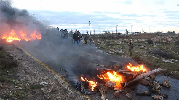  مع بدء إخلاء مستعمرة &rsquo;عمونا&rsquo; .. الاحتلال يعزل بلدة &rsquo;سلواد&rsquo; غرب رام الله