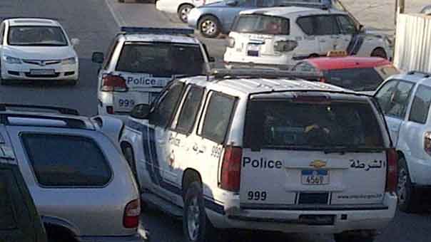 البحرين: استدعاء عدد من نساء منطقة الدير للتحقيق