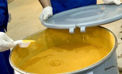 إيران تستلم غدا آخر الشحنات من الكعكة الصفراء بزنة 149 طنا