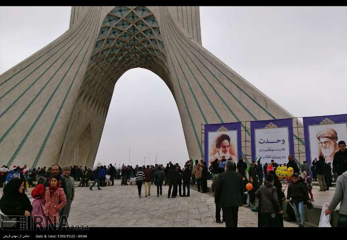 بالصور- هكذا احتفى الايرانيون بالذكرى 38 لانتصار الثورة الاسلامية