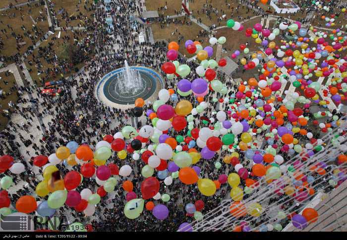 بالصور- هكذا احتفى الايرانيون بالذكرى 38 لانتصار الثورة الاسلامية