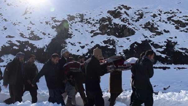 أفغانستان.. 191 قتيلًا جراء الصقيع والانهيارات الثلجية