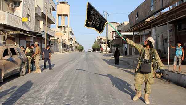 الجيش السوري يتقدم شرق حمص وإقتتال المسلحين يستعر في أرياف شمال حماه