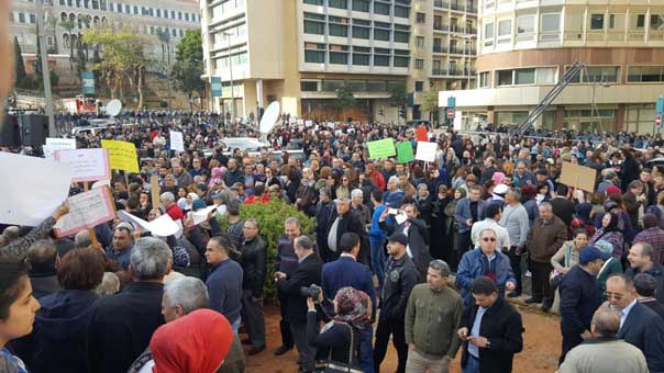 اعتصام لهيئة التنسيق في رياض الصلح طالب بإقرار السلسلة وأعلن الاضراب غداً