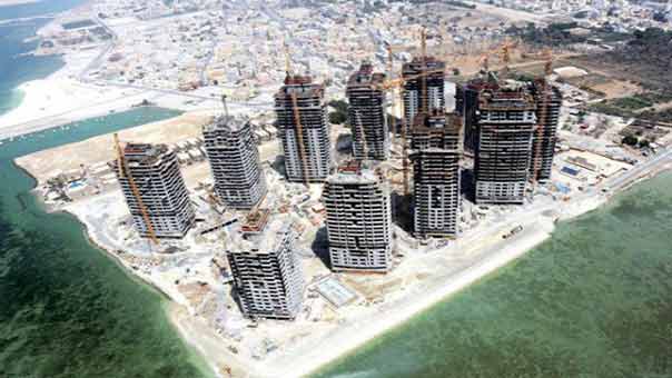 مئات العمال في البحرين لم يتسلموا أجورهم منذ أشهر!